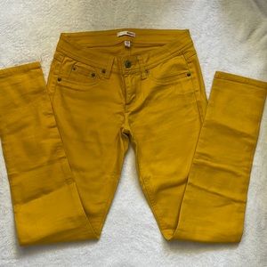 Cute stretchy mustard jeggings